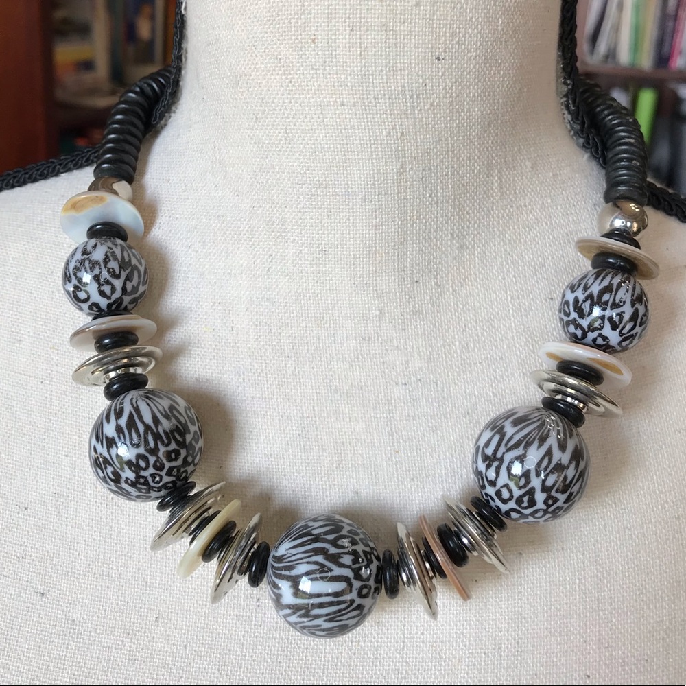 🔥NWT Tamina Necklace & Earings Set